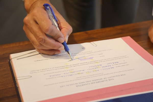 Mezitli Belediye Başkanı Neşet Tarhan: Avrupa yerel yaşamda kadın-erkek eşitliği şartı imzalandı