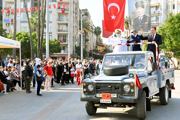 Mersin’de Coşkulu Cumhuriyet Bayramı Kutlaması