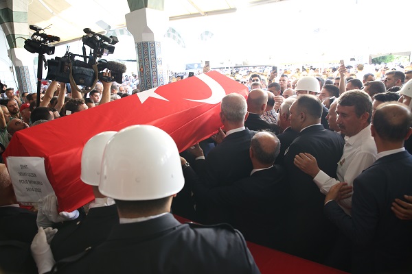 Şehİt Polİs  Sedat Gezer'İn cenazesİnde gözyaşlari sel oldu