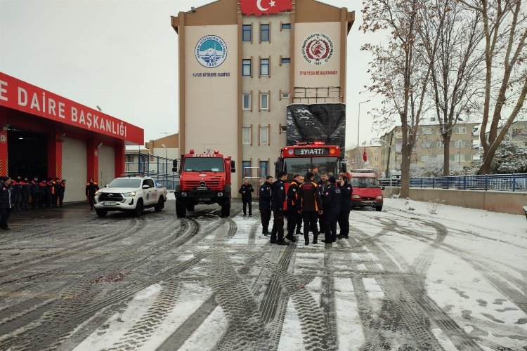 Kayseri Büyükşehir'den deprem seferberliği