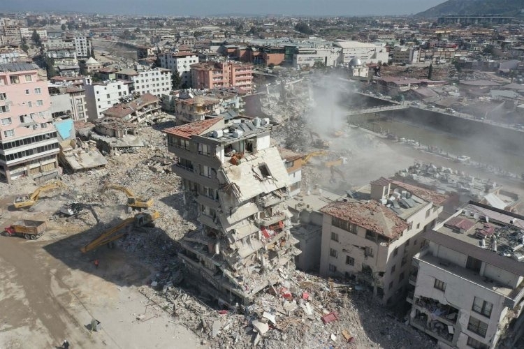Hatay’da Kocaeli Büyükşehir Belediyesi, 51 binanın yıkımını yaptı