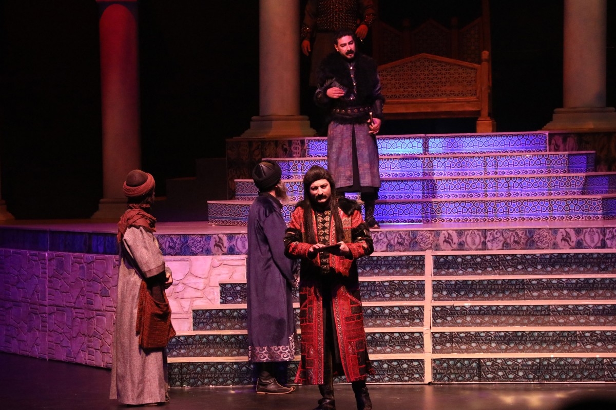 Büyükşehir Belediyesi Şehir Tiyatrosu,“Keykubad” Oyununu Depremzedeler İçin Sahneledi