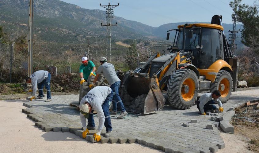 Gülnar Belediyesi Yol Bakım Onarım Çalışmalarına Hızla Devam Ediyor