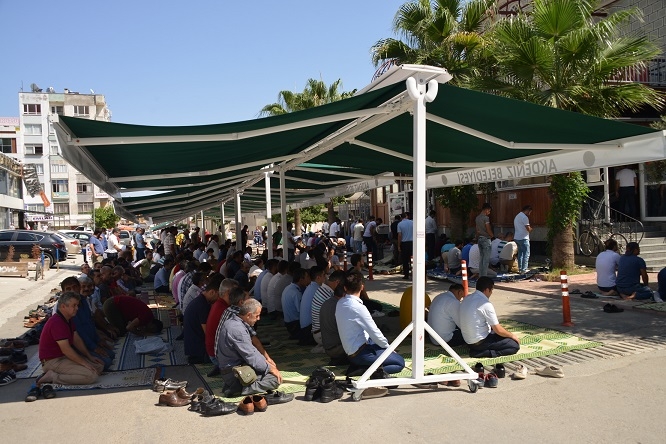 Akdeniz Belediyesi, Hal Camisi Önüne Tenteler Kurdu