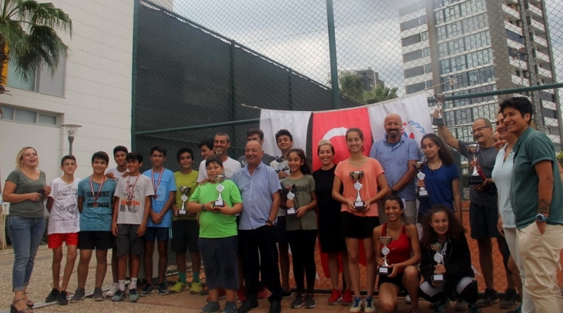 Akdenizli Tenisçilerden Büyük Başarı