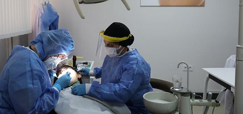 Büyükşehir Belediyesi'nin ücretsiz diş tedavisi beğeni topluyor