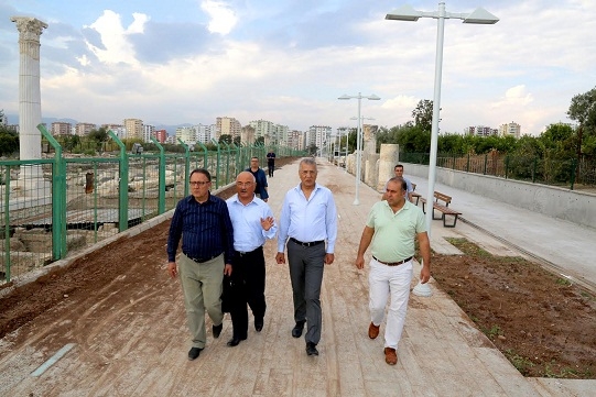 Başkan Tarhan, 'Yürüyüş Yolu' projesini denetledi