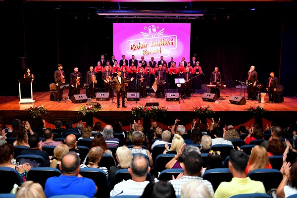 Büyükşehir’in Kursiyerleri ‘Bahar Esintileri’ Konseri İle Sahne Deneyimini Yaşadı