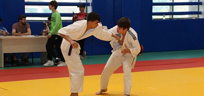 GEBZESEM'de judo kardeşliği