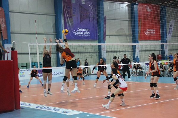 Festival Voleybol Altyapılar Türkiye Şampiyonası son etabı Mersin’de başladı