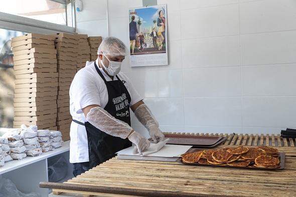 Mersin Büyükşehir Sorumlu belediyecilik ile, taziyeler için yemek hizmetine başladı.