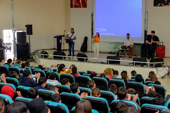 Tarsus’taki Lgs Kurs Merkezi Öğrencilerine, Müzikli Motivasyon 