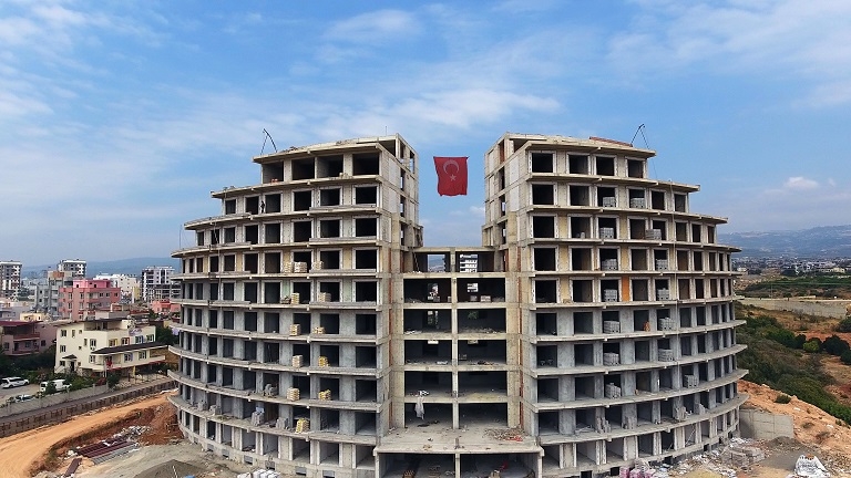 Yenişehir yaşlı merkezi inşaatı sürüyor