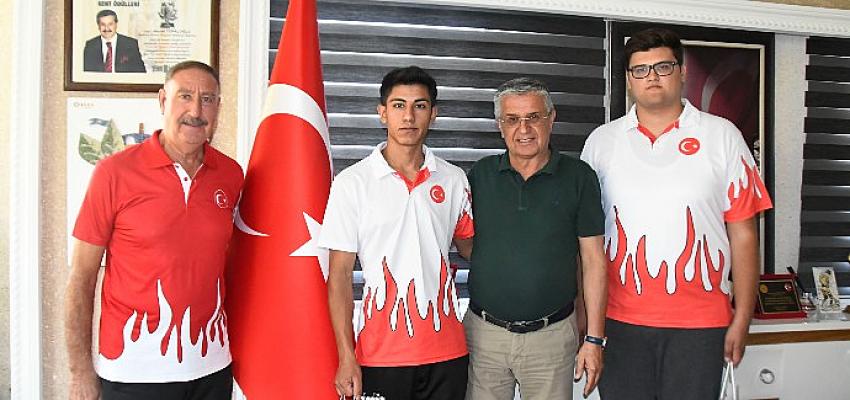 Milli sporcu Mikail Şen'den başkan Topaloğlu'na ziyaret