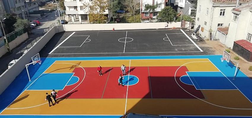 Büyükşehir'den 92 okula daha basketbol ve voleybol sahası