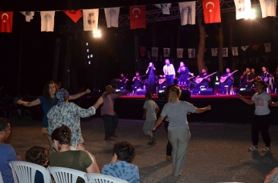 Büyükşehir’den Tarsus Çamalan’da Halaylı, Türkülü Konser