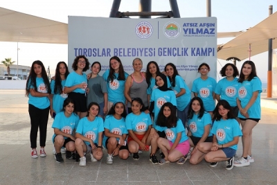 Gençler Toroslar Belediyesinin Gençlik Kampında Doyasıya Eğleniyor
