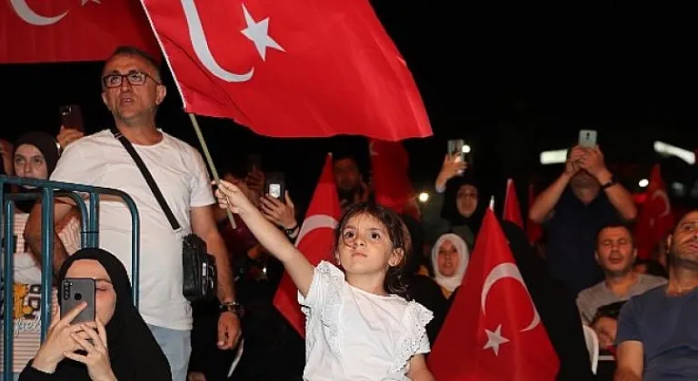 15 Temmuz’un yıl dönümünde Bağcılar Meydanı doldu taştı
