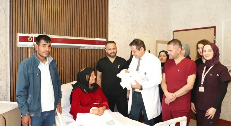 15 yıl sonra gelen mutluluk: Olgun Ailesi Harran Üniversitesi Hastanesi’nde evlat sahibi oldu  - Videolu Haber