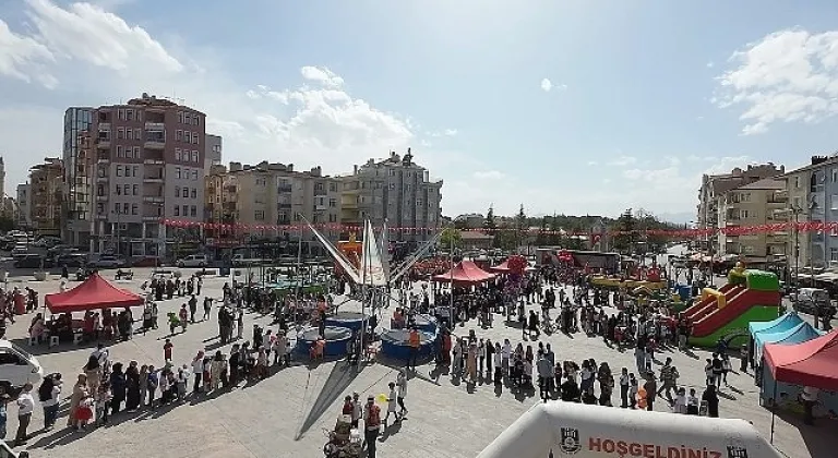 23 Nisan'da çocuklar doyasıya eğlendi