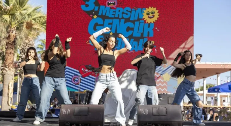 3. Mersin Gençlik Festivali Coşkuyla Başladı
