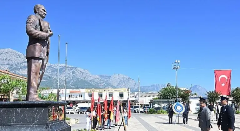 30 Ağustos Zafer Bayramı dolayısıyla Kemer’de tören düzenlendi.