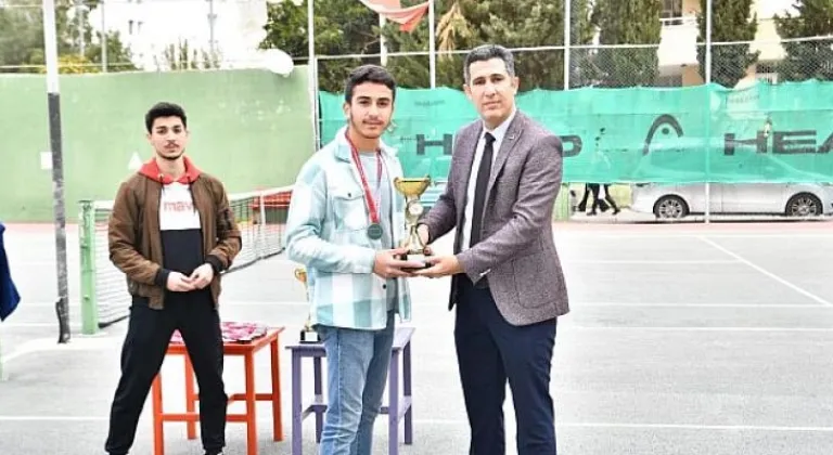 5 Ocak Kupası Ödülleri Dağıtıldı