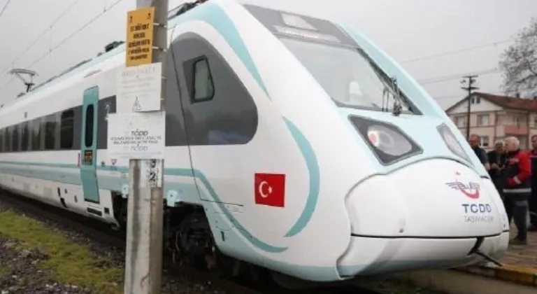 Adapazarı'nda Milli elektrikli tren yolculu sefere başlıyor