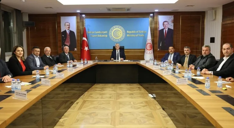 Adıyaman Platformu, deprem bölgesi için hazırladığı raporu Bakan Bolat’a sundu