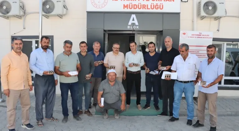 Adıyaman Valiliği'nden Arı üreticilerine destek: 67 üreticiye 200 Damızlık Kafkas Irkı Ana Arı dağıtıldı