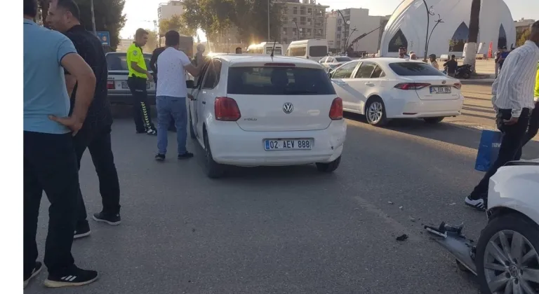 Adıyaman'da ani fren kazası: Trafik kısa sürede açıldı