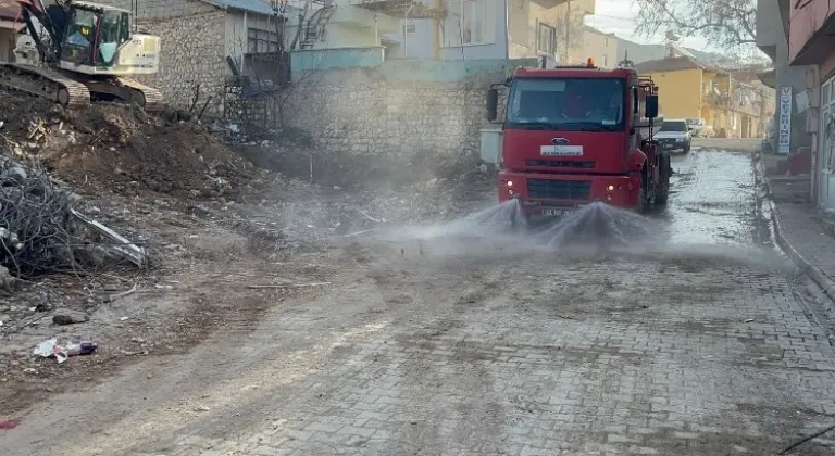 Adıyaman'da İzmit selin izlerini siliyor