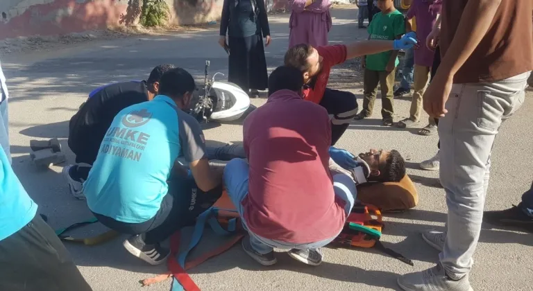Adıyaman'da motosiklet ile otomobil çarpıştı: 2 yaralı  - Videolu Haber