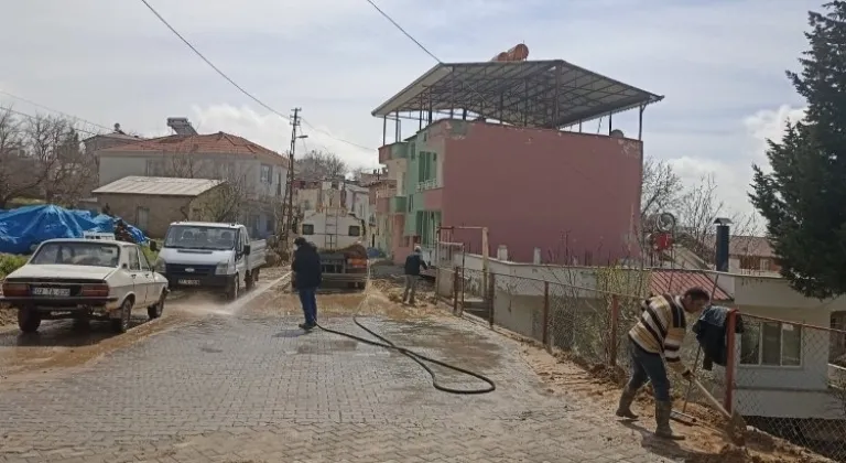 Adıyaman'da selin izlerini İzmit temizliyor