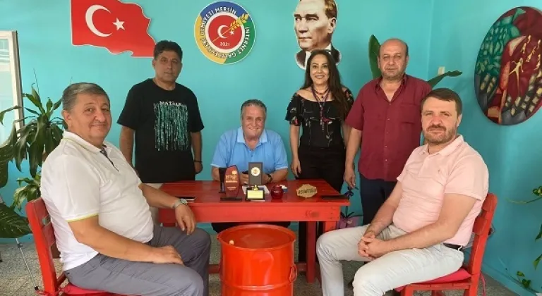 AK Parti’li Özturan’dan MEİGDER’e ziyaret 