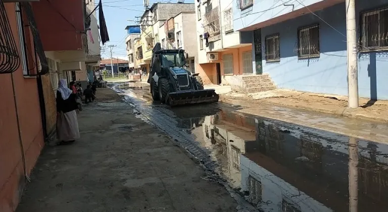 Akdeniz Belediyesi, Su Baskınlarından Etkilenen Vatandaşların Yardımına Koştu