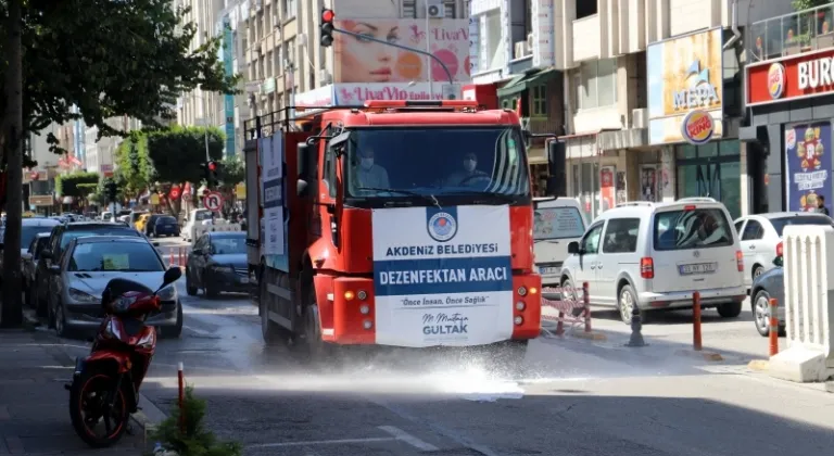 Akdeniz’de Cadde ve Sokaklar dezenfekte ediliyor