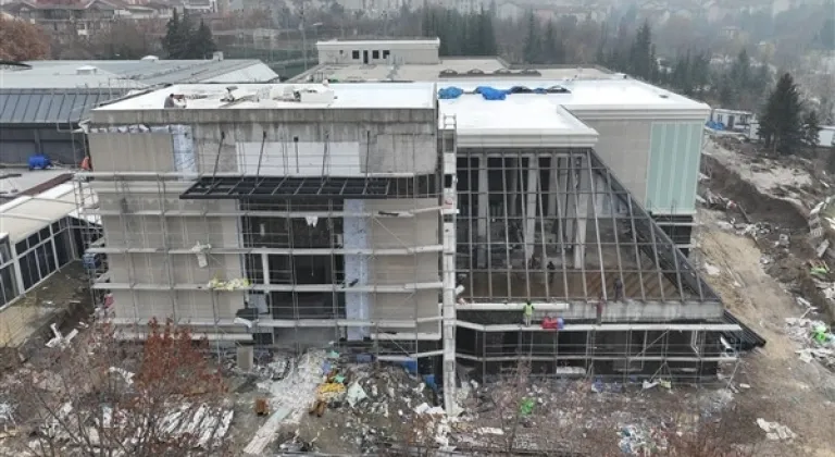 Altınpark Yüzme Havuzu inşaatı tüm hızıyla devam ediyor