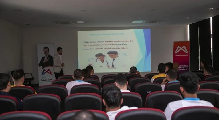 Ambulanslarında Görevlilere İletişim Eğitimi Veriliyor