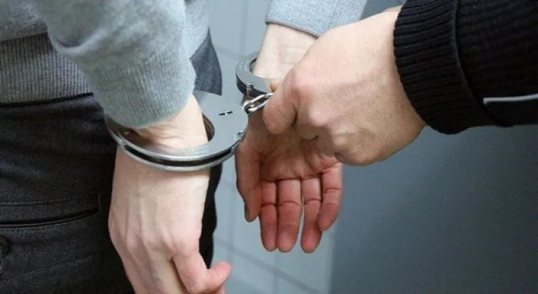 Ankara ile Mersin’de dolandırıcılık ve hırsızlık suçundan 3 şüpheli yakalandı
