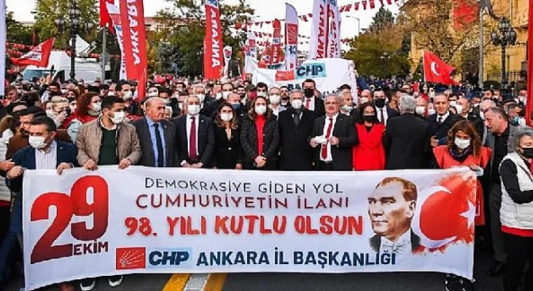 Ankara’da CHP’liler Anıtkabir’e Yürüdü