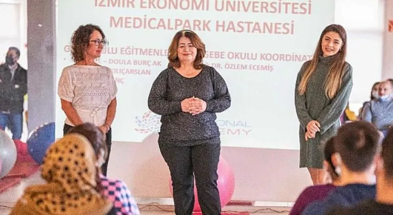 Anne baba adayları Ebeveyn Akademisi'nde buluşuyor