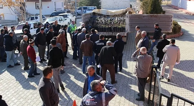Antalya Büyükşehir Belediyesi kar marjı yüksek su ihtiyacı düşük ürünleri çiftçiyle buluşturuyor