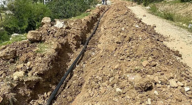 Antalya Büyükşehir'den Aksekili üreticilere sulama borusu desteği