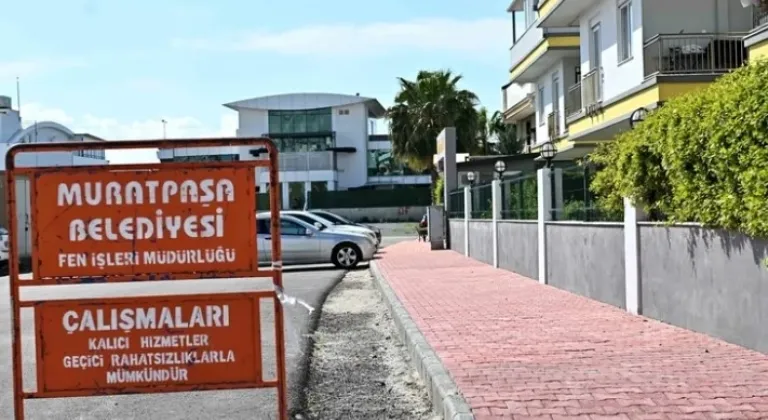 Antalya Muratpaşa'da Kaldırım Çalışmaları Sürüyor