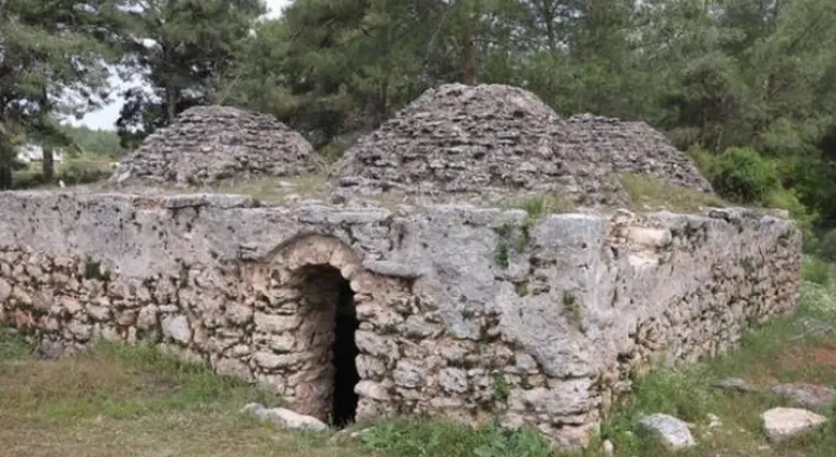 Antalya'da Tarihi Dört Kubbeli Su Sarnıcı Restore Ediliyor