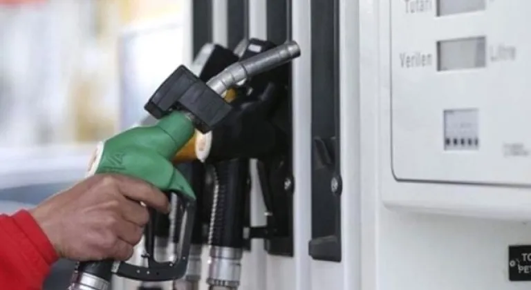 Araç sahiplerine kötü haber! Benzine 17 kuruş zam