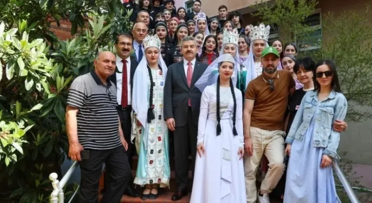 Artvin Valisi Ergün, Gürcistanlı Çocuklarla 23 Nisan Coşkusunu Paylaştı