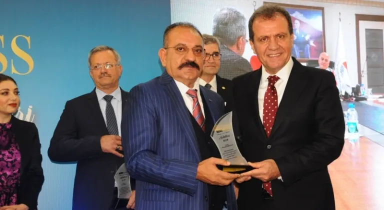 ASKON Şube Başkanı Hasan Arslan’a çifte ödül