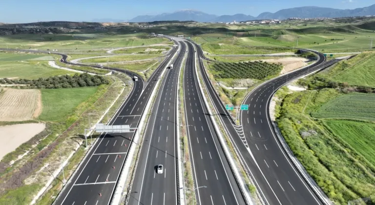 Aydın-Denizli otoyolu ile otoyol ağı 3 bin 796 kilometreye yükseldi